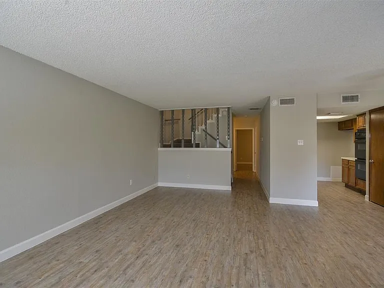 1326 Town Cir #1 — Photo 8