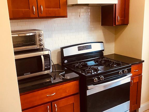 4th image of 1002 E 225th St Floor 2
