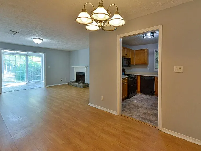 1904 Country Park Dr SE — Photo 10