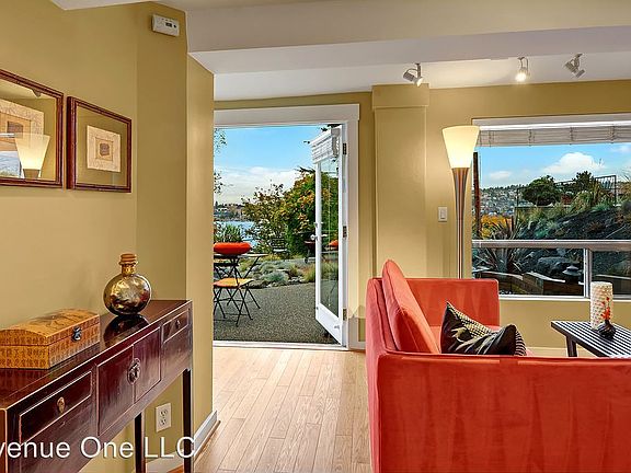 5th image of 2476 Dexter Ave N #3