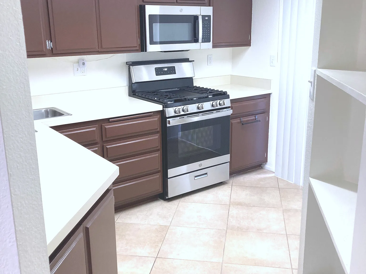 700 S Beach Blvd — Photo 3