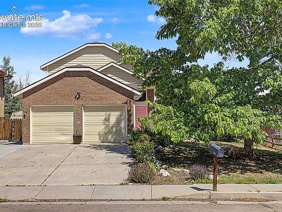 2nd image of 3840 Summer Breeze Dr