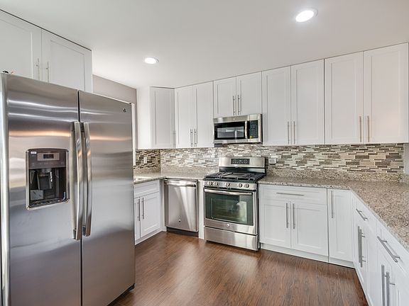 4th image of 2N451 Highland Ave