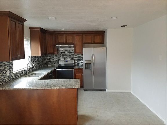 4th image of 2017 Japonica Ln
