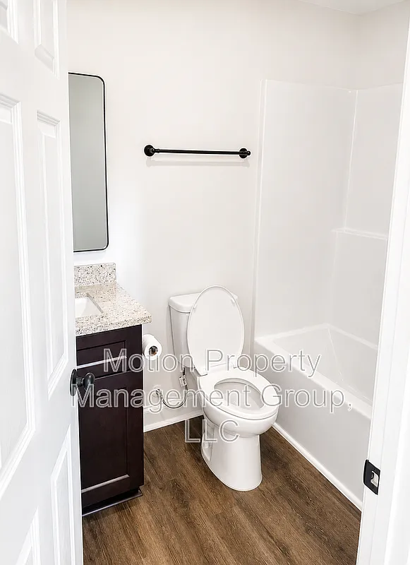 Studio, 1.0 bath, 455 sqft, $700 — Photo 4