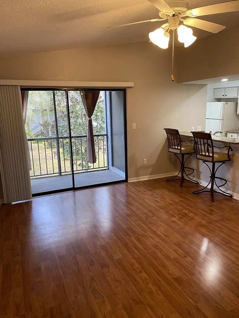 Spacious 2-Bedroom, 2-Bathroom Condo for Rent in Altamonte Springs, FL — Photo 2