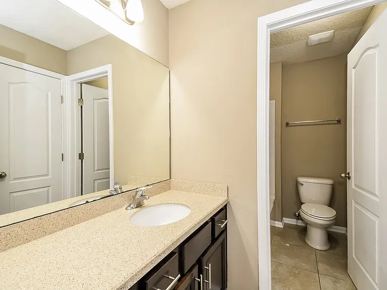 918 Glendale Ln — Photo 16