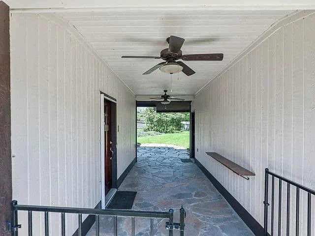 608 S Shoreline Dr — Photo 3