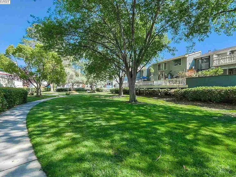 3454 Bridgewood Ter #212 — Photo 5