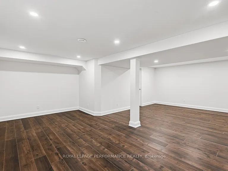 180 Roger Rd — Photo 37