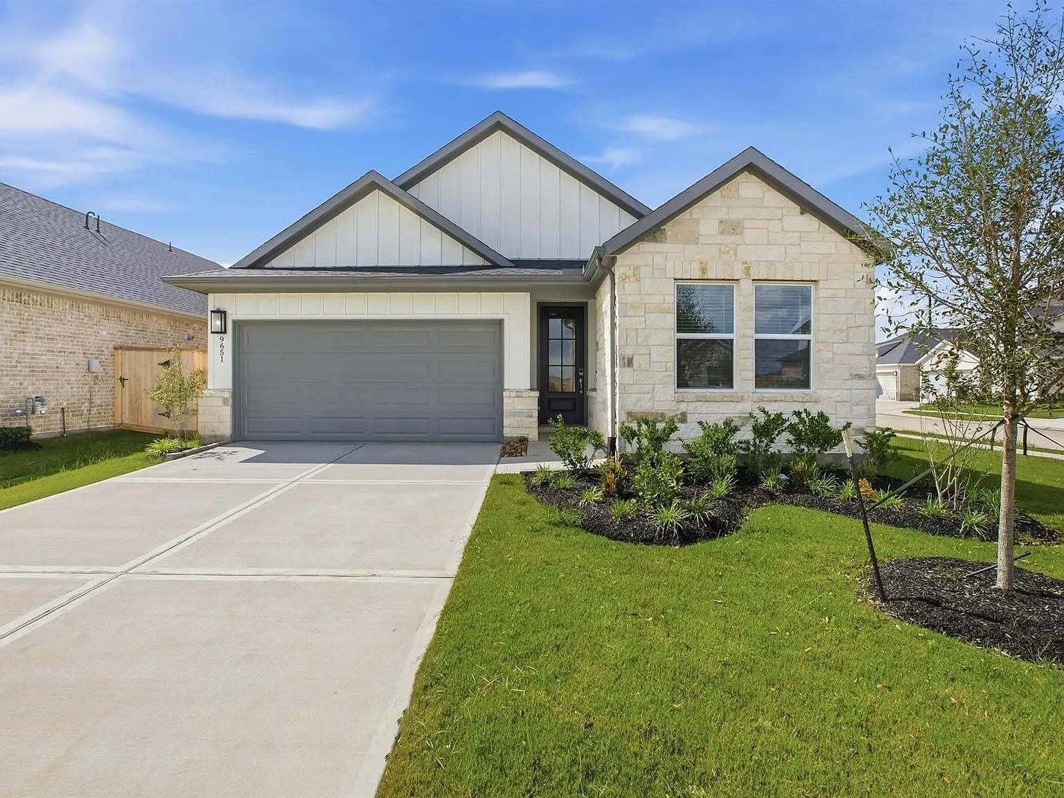 3 bed, 2.0 bath, 1612 sqft, $2,950 — Photo 1