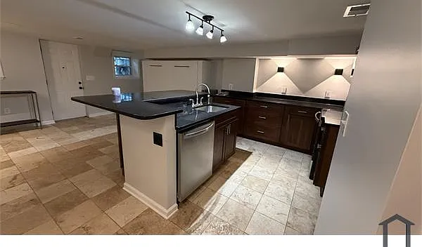 1342 Park Rd NW #B — Photo 16