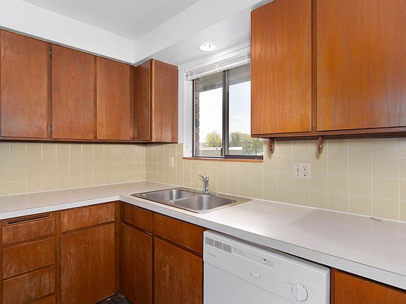 4th image of 2218 W Cleveland Ave