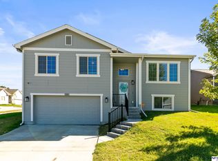 7809 N 82nd St, Omaha, NE 68122