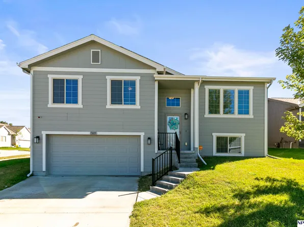 7809 N 82nd St, Omaha, NE 68122