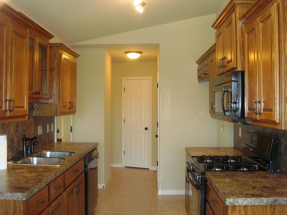 Kitchen w/utility