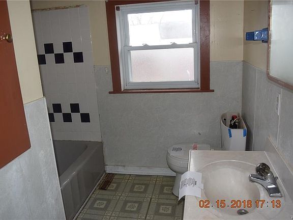 4th image of 17 Lake Ave