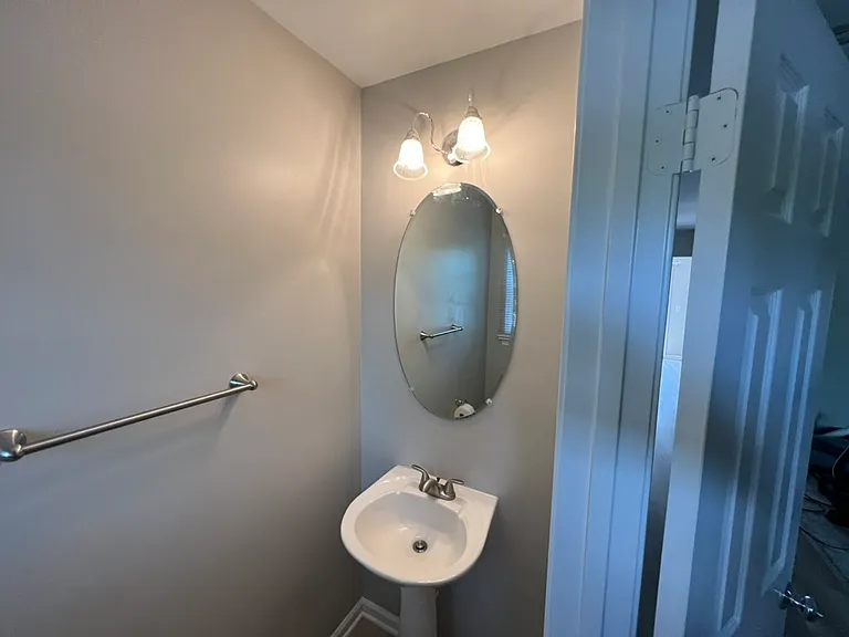 1031 Murdoch Ct #1 — Photo 8
