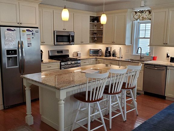 2nd image of 2029 Central Ave #1
