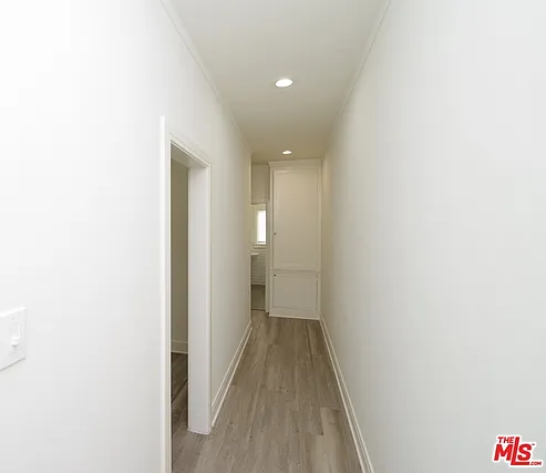 1142 S Mullen Ave — Photo 8