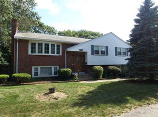 34 Saint Lawrence St, Braintree, MA 02184