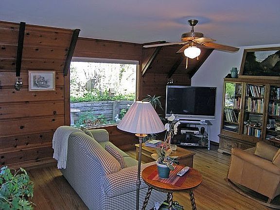 Fam. room or 3rd bedroom