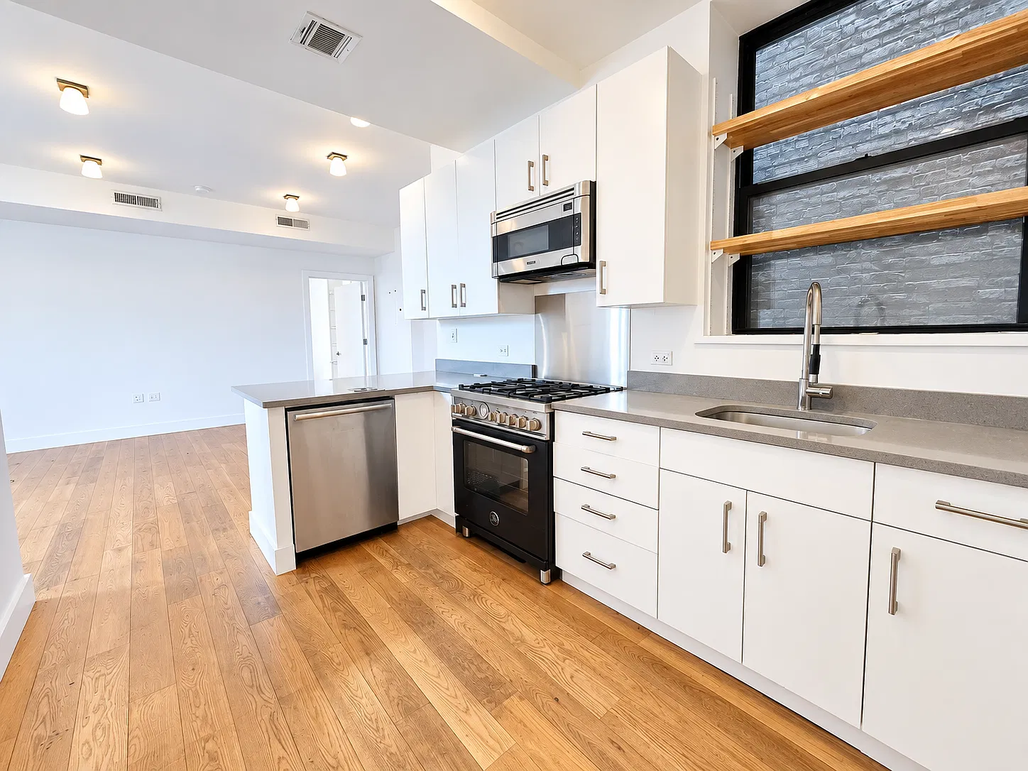 184 Joralemon Street — Photo 3