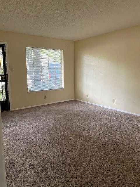 2 bed, 775 sqft, $1,250 — Photo 4