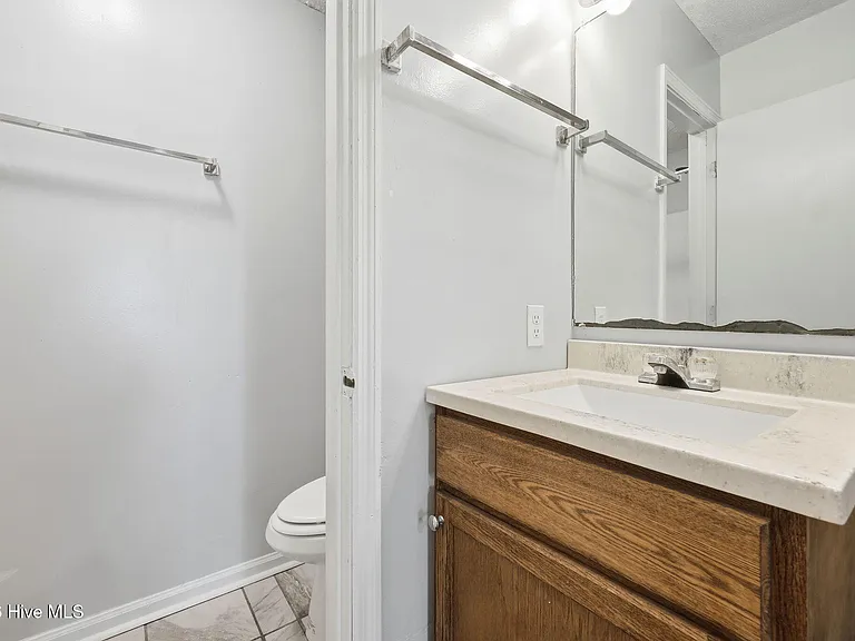 774 Pinewood Dr — Photo 8