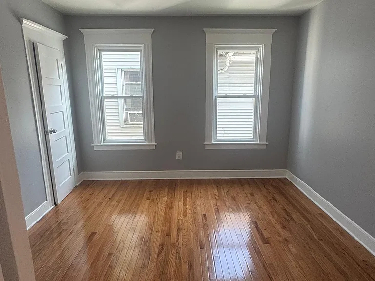 1079 Kossuth St #2 — Photo 8