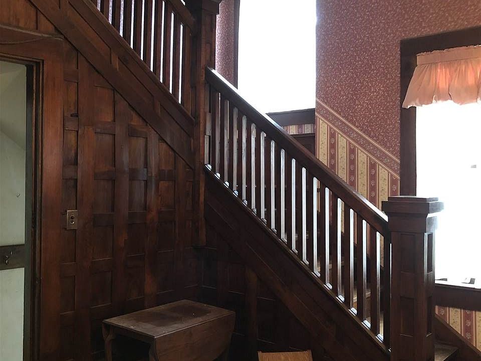 2nd image of 429 S Marion Ave