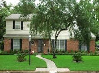 10018 Springwood Forest Dr, Houston, TX 77080