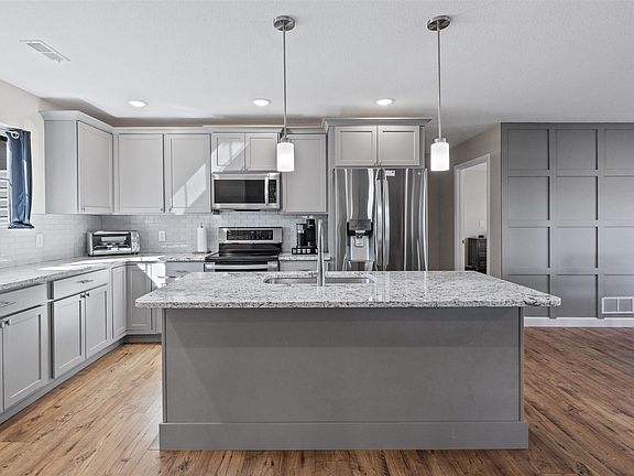 2nd image of 14810 Larry Ln