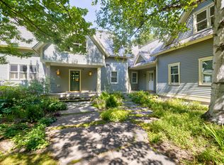 271 Thomas Pasture Rd, Stowe, VT 05672