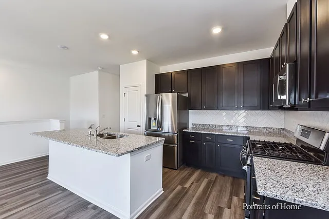 4189 Chelsea Manor Cir — Photo 6