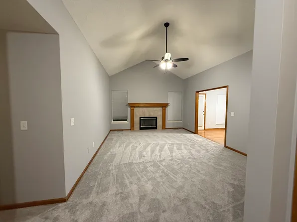 19408 E 9th St S, Independence, MO 64056