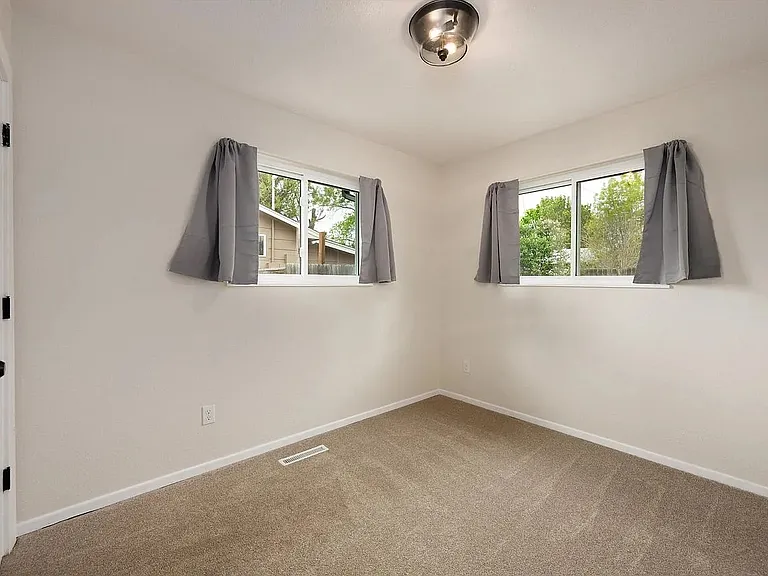 909 Willshire Dr — Photo 25