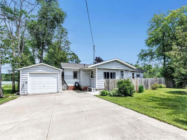 9348 N Kelly Lake Rd, Suring, WI 54174