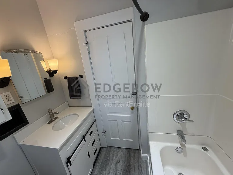 38 W Washington Ave — Photo 8