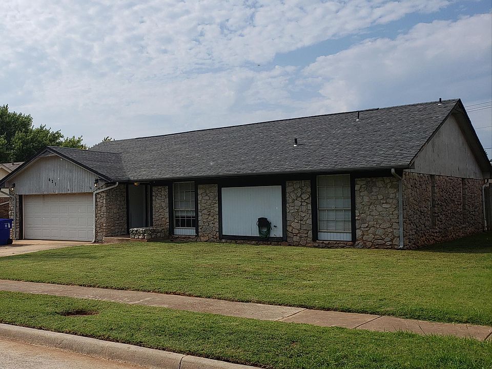 1st image of 427 Leaning Elm Dr