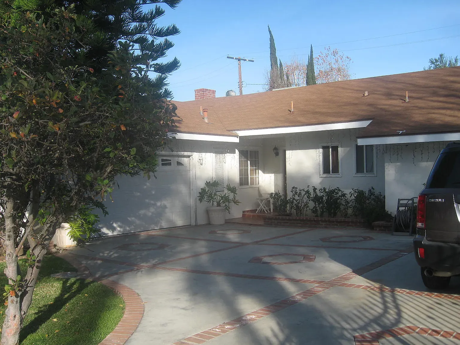 4 bed, 1800 sqft, $4,199 — Photo 1