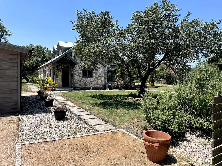 15818 Hamilton Pool Rd — Photo 5