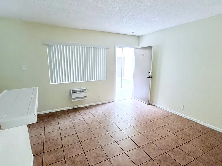 810 W Duarte Rd #131 — Photo 1