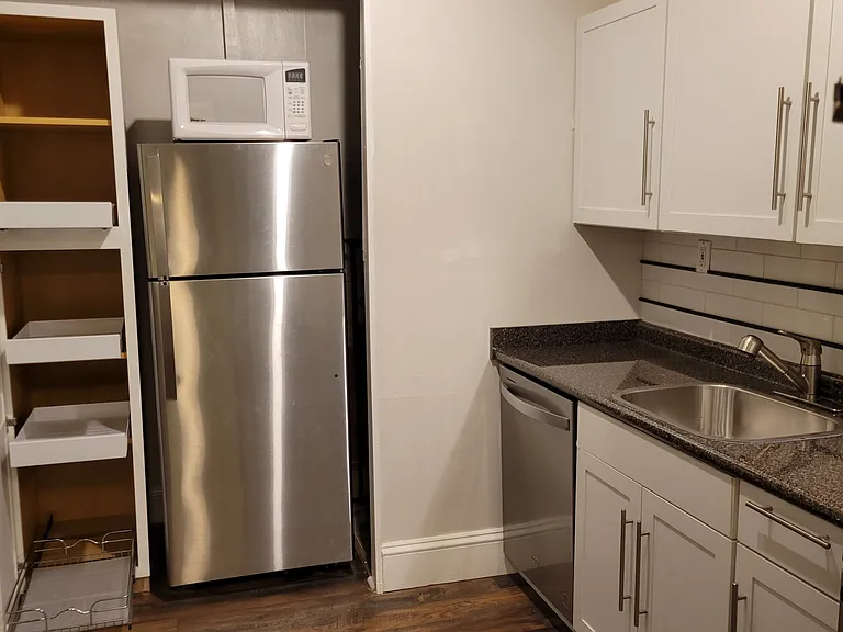 2700 Clemson Ave — Photo 4