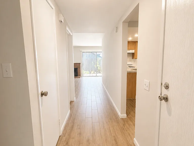2677 Monterey Pl — Photo 7