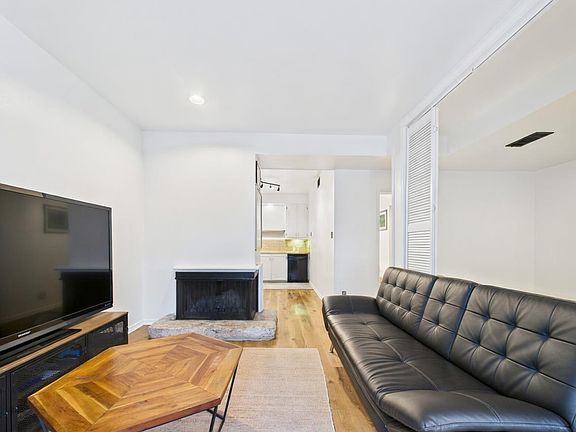 4th image of 2529 Rio Grande St Unit 24
