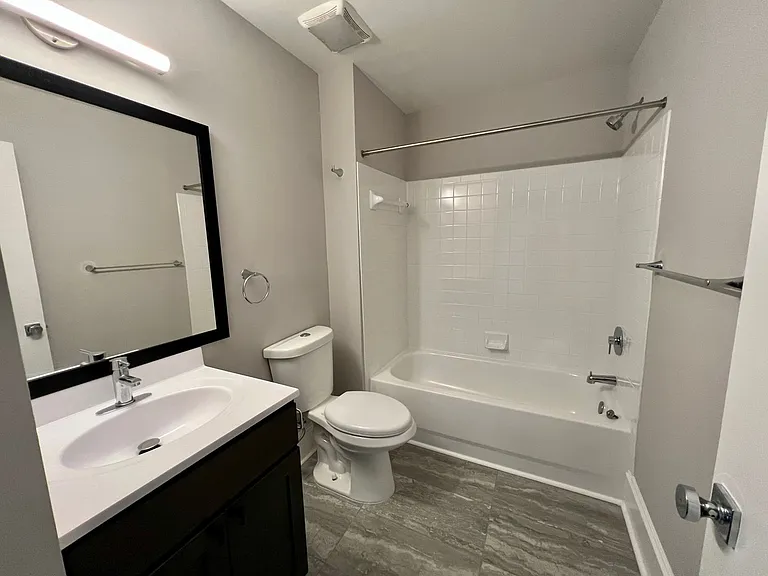 306 W Franklin — Photo 24