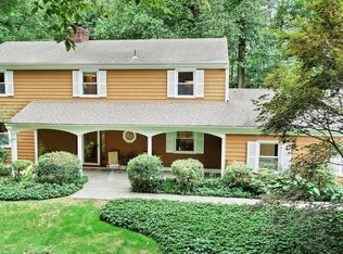 55 Ethan Allen Ln, Stamford, CT 06903