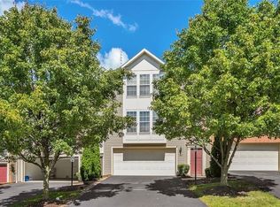 1305 Michael Dr, Pittsburgh, PA 15227