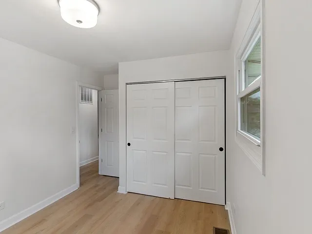 329 Marion Ct — Photo 20
